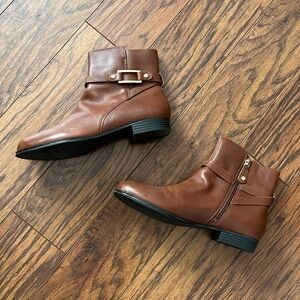 Isaac Mizrahi leather ankle boots